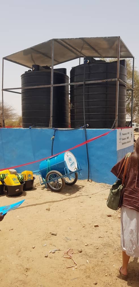 IKimyaci's tweet image. L’eau 💧est la vie. 

A Dori, la commune qui a accueilli un grand nombre de réfugiés maliens depuis 2012, se trouve au bord de ses limites en eau potable.

@UNHCR_BF amène un peu de réconfort à la population de Dori et aux déplacés qu”elle a accueilli.