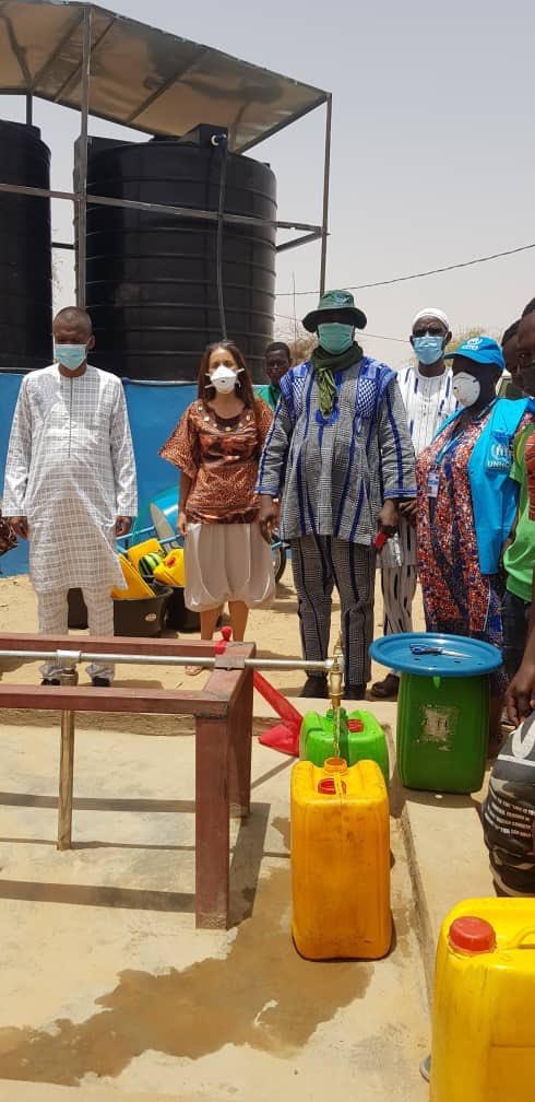 IKimyaci's tweet image. L’eau 💧est la vie. 

A Dori, la commune qui a accueilli un grand nombre de réfugiés maliens depuis 2012, se trouve au bord de ses limites en eau potable.

@UNHCR_BF amène un peu de réconfort à la population de Dori et aux déplacés qu”elle a accueilli.