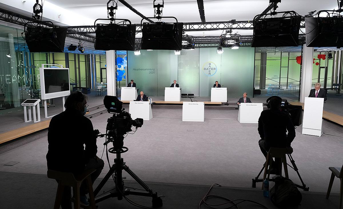 Bayer's tweet photo. On April 28, Bayer became the first DAX company to organize a virtual Annual General Meeting (#AGM). About 5,000 #stockholders tuned in. Take a look behind the scenes. https://t.co/rKs0ZEHCDE https://t.co/mTilf0SeLY