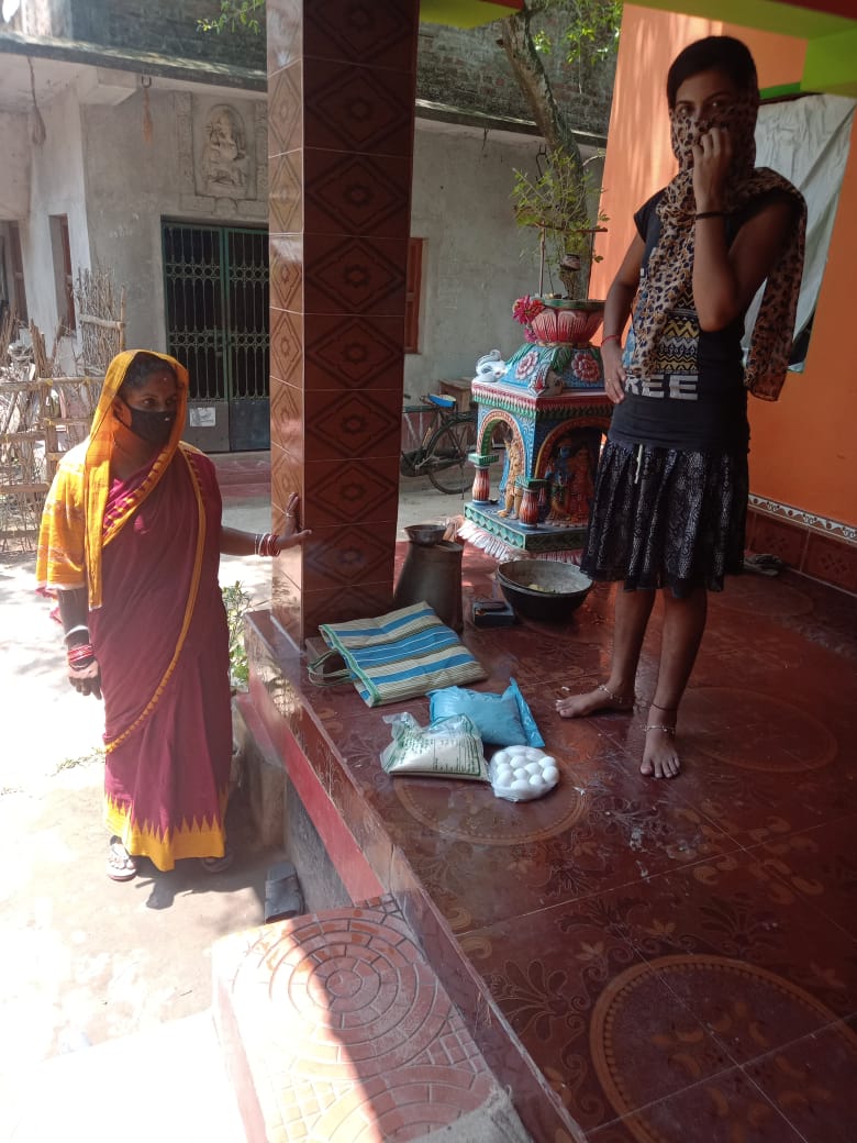 SethyKalyani's tweet photo. #Fixedday THR Distribution
#COVID19
#Doorstep survice
#Nadigaon, Dhamnagar
@DhamnagarCDPO https://t.co/mUm8ANgsUQ