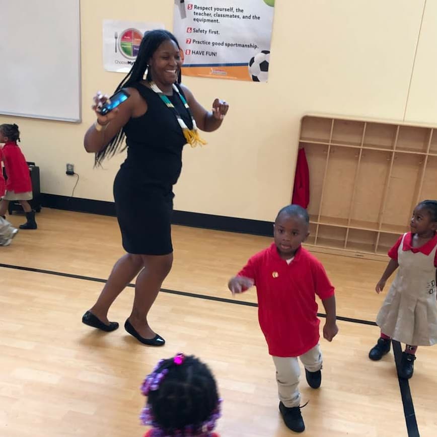 fpcsarmstrong's tweet photo. It is May 1, 2020 & it's #NationalPrincipalsday.
We'd like to say thank you to Principal Cowan for her hard work & dedication to our school's community! She is caring and she loves her students and her staff. #Armstrong #NationalPrincipalsDay #FriendshipForward #WeStrong https://t.co/5umPtke3td