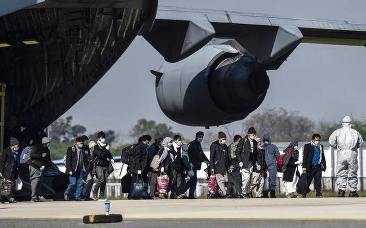 atgnctweets's tweet image. India planning to repatriate citizens stranded abroad post-lockdown

India said consultations were on to finalize plans for repatriating #strandedcitizens around the world even as missions in diff countries were arranging essential supplies&amp;amp;looking after the needs of people.