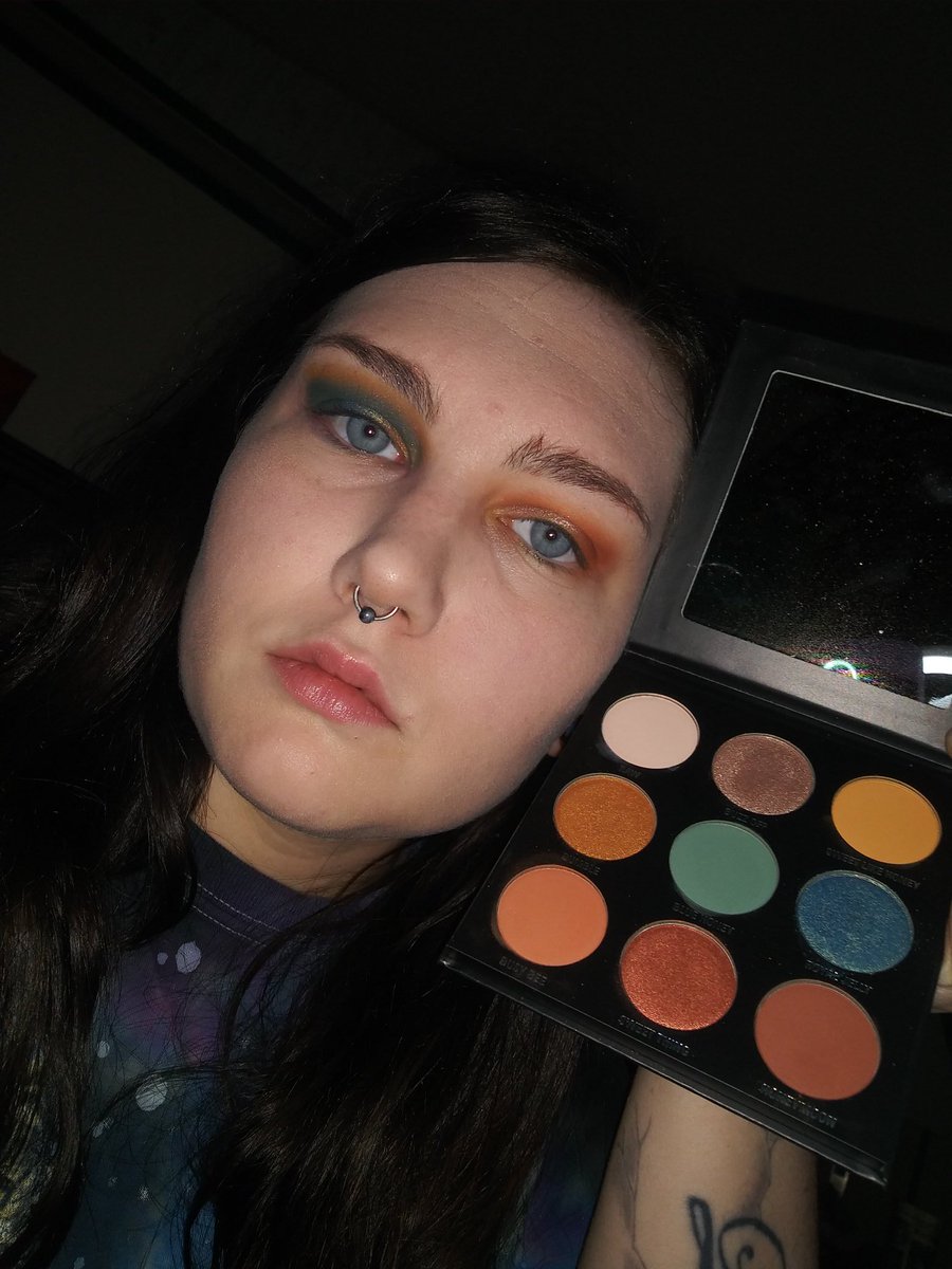 zena_jewel's tweet photo. Got the Blue Honey #Kyshadow for my birthday and I finally tried it out. I wanted to give most of the shades a chance and its so much better than expected! Also, tried the @realtechniques sponges and honestly? Best ever. I highly recommend both. (im a beginner, dont judge lol) https://t.co/a9niQiLO9S