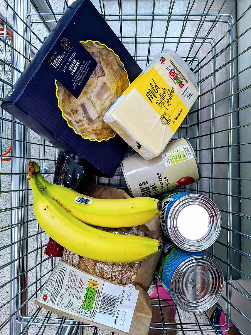 SouthLDNCares's tweet photo. Thank you @goodgym for helping older neighbours all across Southwark &amp; Lambeth get the food they need. "Thank you so much!", said Isabella, 94, who was thrilled with her quiche! (Nearly as much as we're thrilled with the title of this report): https://t.co/mgHzVDdWtR https://t.co/vMhxPnvdLQ