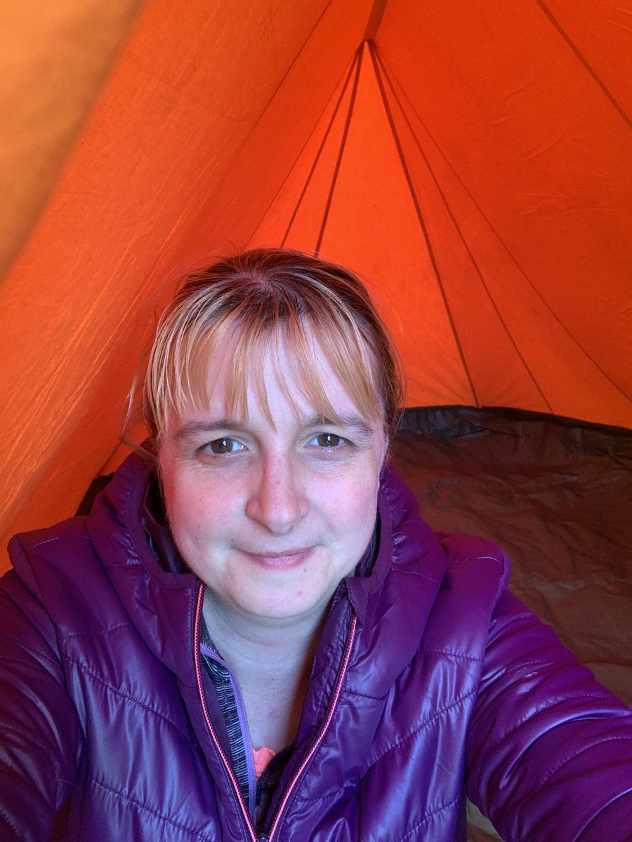 gvhawtin's tweet photo. π§‘Wowza been a while since I put up a force ten tent @vango #oldschooltent weekend camping since canβt go away in Caravan π§‘ @FriendlyClubMag @LeedsDA https://t.co/z1JDOiMgt2