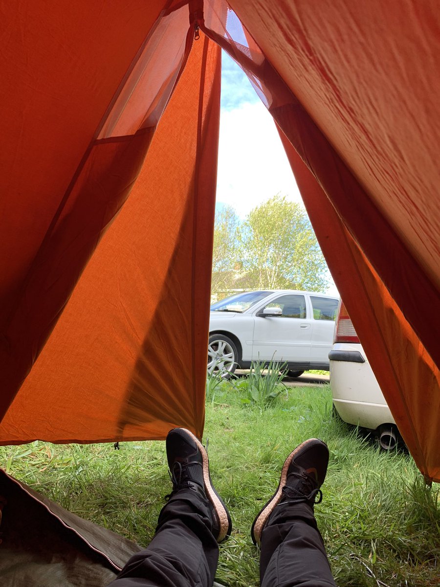 gvhawtin's tweet photo. π§‘Wowza been a while since I put up a force ten tent @vango #oldschooltent weekend camping since canβt go away in Caravan π§‘ @FriendlyClubMag @LeedsDA https://t.co/z1JDOiMgt2