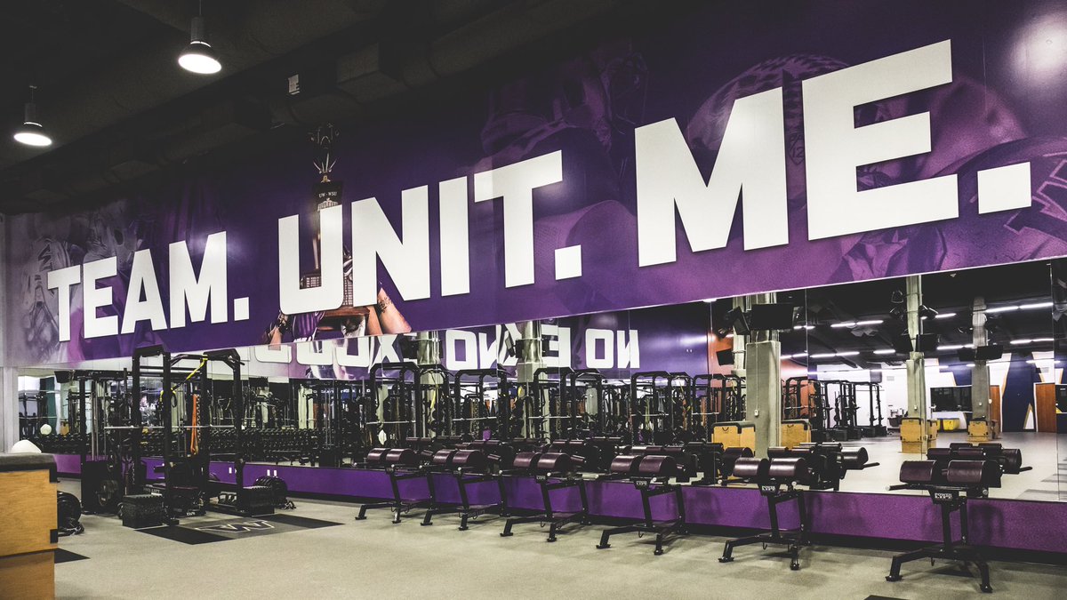 CoachTFord's tweet photo. Great players will NEVER be better than great teams. Be the best you can be for your unit. Be the best you can be for your TEAM! Nothing like being a part of something greater than yourself!!! #BowDown #TeamUnitMe #CantCheatTheGrind🚫 https://t.co/84bPxWBIGO