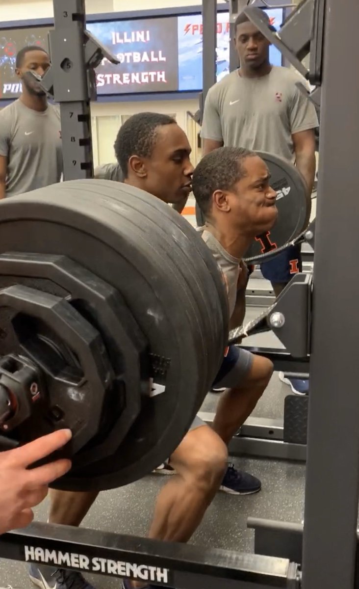 Loustrength's tweet photo. Finish strong Friday! #speedfreaks⚡️ never skip leg day! Coach @KeynodoH Db crew put in solid work this winter! @tailonleitzsey , Nick Walker , @DevonWitherspo1 can’t wait to get back to the #getbigroom ! #GYMR #speedthrills #fasttwitchfriday #ferrantofreaks🦾 @IlliniFootball https://t.co/FMSuTjRO32