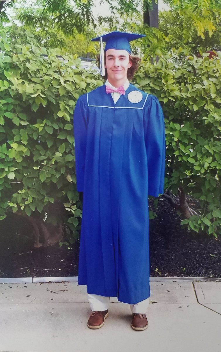 TSquaredAuto's tweet photo. Congratulations to our graduating senior @A_Weyler, graduating with degrees in Neuroscience and Biology! We're super proud of you and can't wait to see what the future brings. Love you! Pics- kindergarten, HS graduation, First day junior year 2018. #UCGrad20 https://t.co/1qLcUoydXo