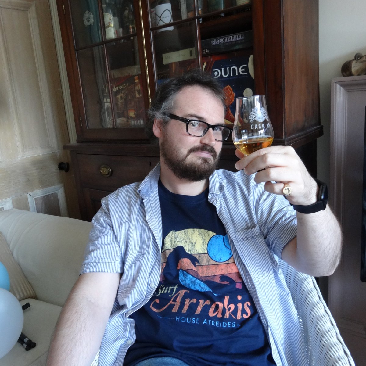 88Cask's tweet photo. It's 5 o'clock! May we invite you to stop for the day and enjoy a wee dram? We know Friday doesn’t mean the same as it used to but some things are sacred.

Slàinte!

#FeelGoodFriday #digitalhappyhour https://t.co/imb08veJcG