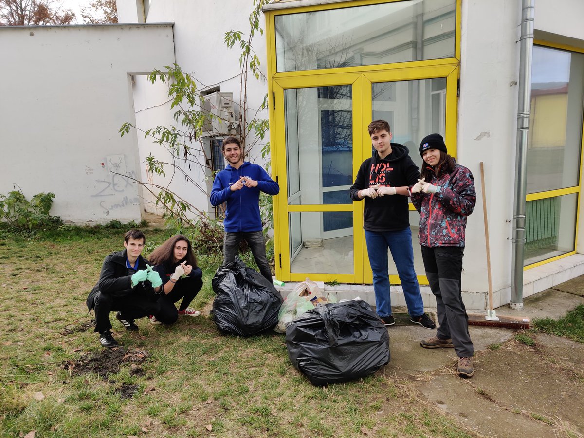 FTC_14278's tweet photo. Caring about our health and the environment, our team has had a few achievements this year. We are proud to say that we succeeded in reminding people of what really matters. 🌿🎭
#FIRSTFFC 
#brdfirsttechchallenge https://t.co/zpkynHRZpb