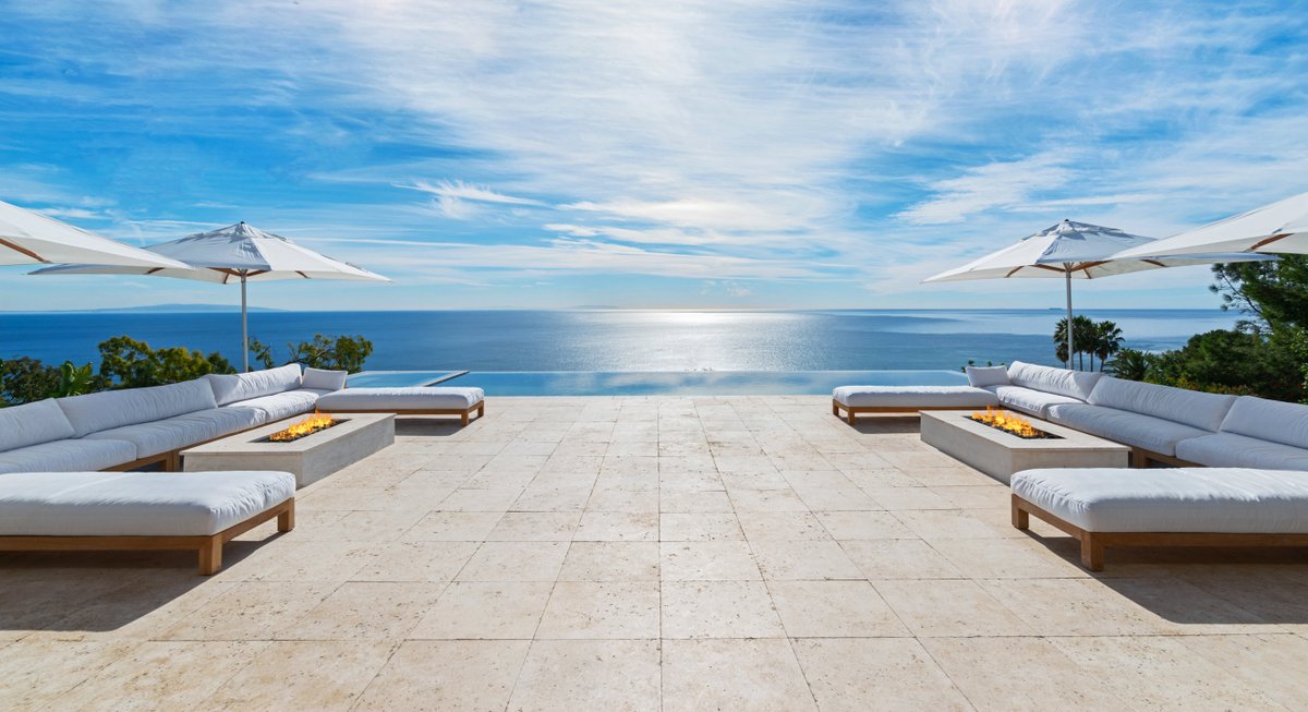 JayRobertsonLA's tweet photo. There’s a saying that everyone’s first Malibu home is on the beach. ⁣
⁣
22834 Beckledge Terrace, Malibu | Listing by Chris Cortazzo of @Compass⁣
⁣
DRE 01097933 | #luxuryrealestate #realestate #realtor #losangelesrealestate ⁣#luxurylisting #dreamhome #compass #agentsofcompass https://t.co/pI80bgNkqz