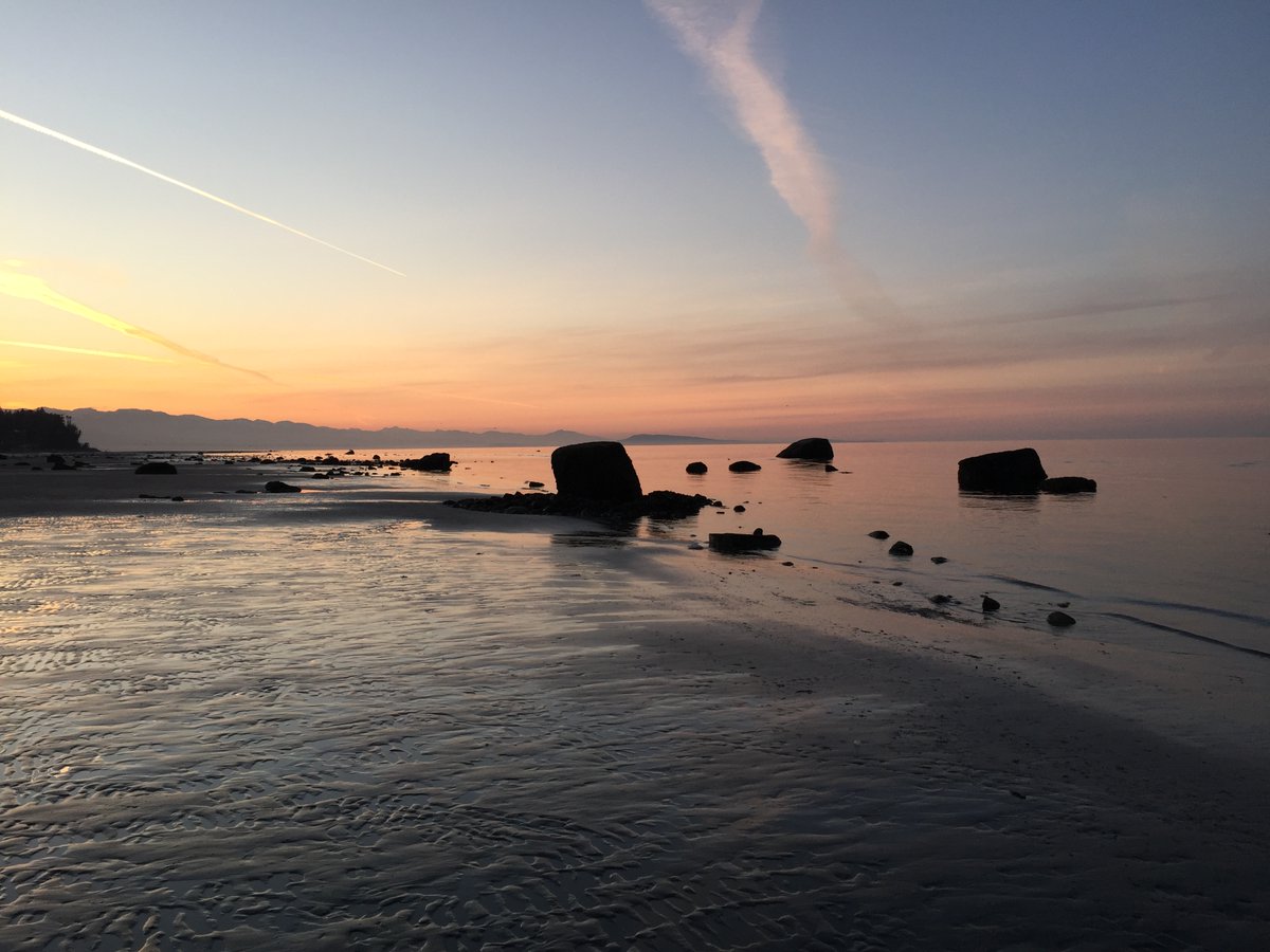 maryanne_pope's tweet photo. โThe ocean stirs the heart, inspires the imagination and brings eternal joy to the soul." ~ Wyland
Every morning I walk along the ocean...for these very reasons.
So fortunate to live where I do๐
#oceans #nature #mindfulness #QualicumBC https://t.co/IiAqe3Bl9N