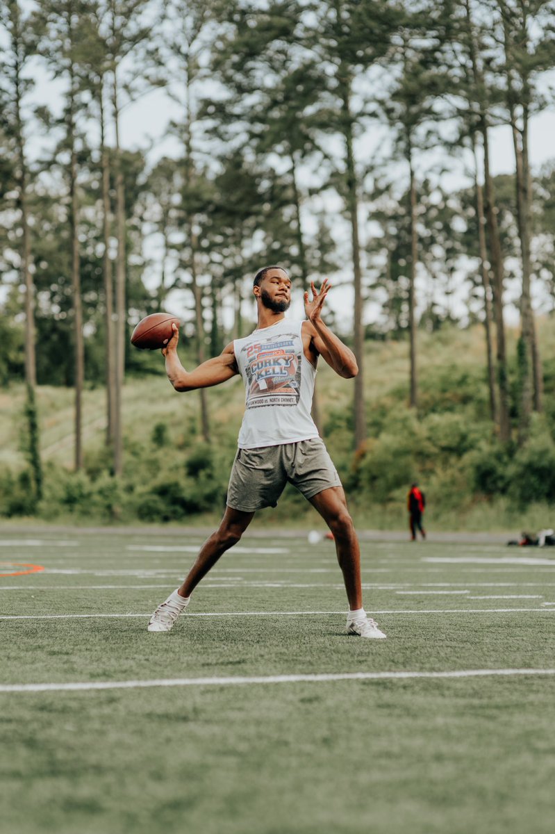 courtlyb's tweet photo. been making moves in silence lately 🤫👀 @QbTakeover https://t.co/BW0RFY7BZC