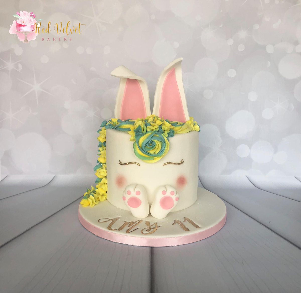RedVelvetDerby's tweet photo. Hoppy Birthday Amy! 3 layers of chocolate fudge cake to celebrate :-)
#bunnyunicorncake
#bunnycake
#lovebiz
#redvelvetbakeryuk
#unicorncake
#mickleovercakemaker
#redvelvetderby https://t.co/DVbWsRMqqF