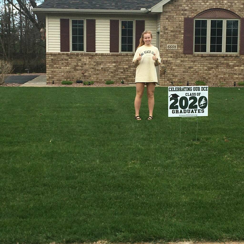 MrsLloydDCE's tweet image. Congratulations Class of 2020!  #dcesrh #everestpride instagr.am/p/B_pnrk7DJKg/