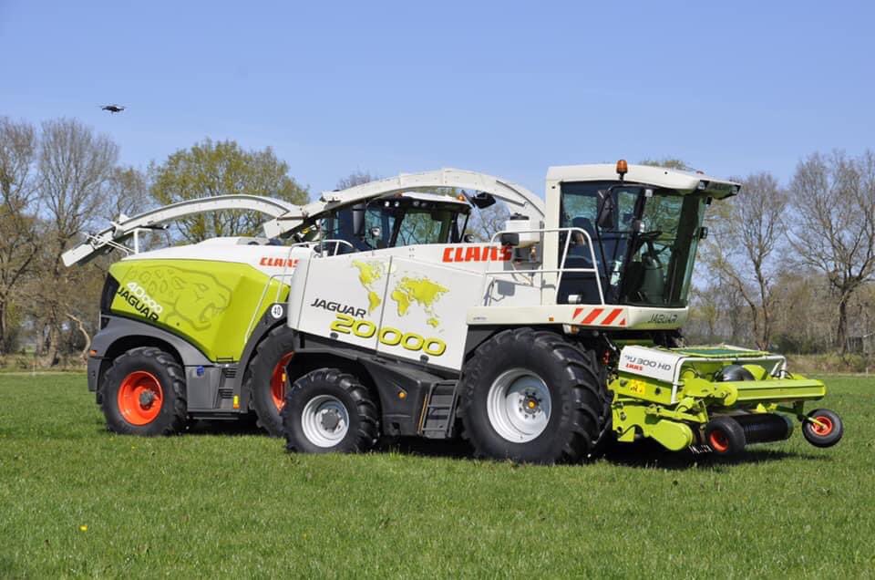 A_Koskamp's tweet image. CLAAS JAGUAR 20000 en 40000 beide nieuw verkocht door #DeVriesMech mooie plaatjes!
