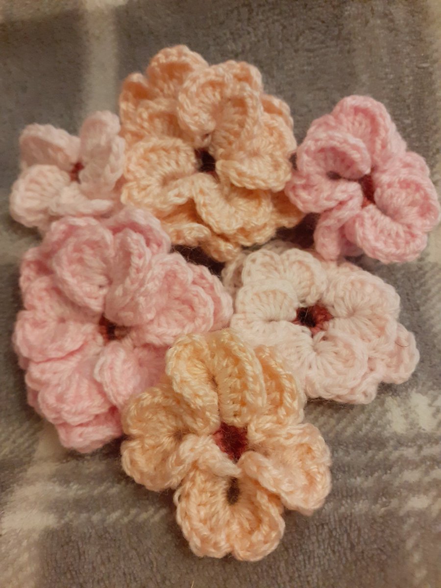 SezBadham's tweet photo. #lockdown #lockdowncraft  #crochet #cherryblossom #SpringTime @KirstieMAllsopp my garland's going to look so pretty xx https://t.co/5hzp8UCuRv