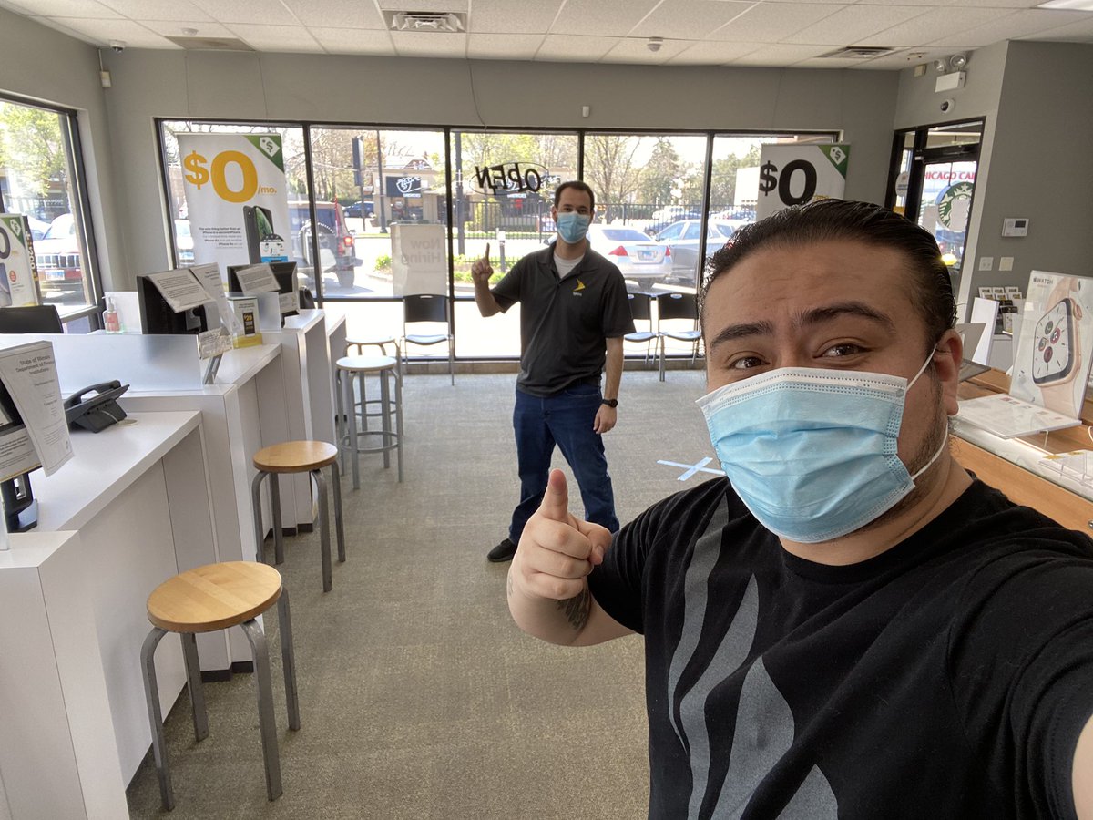 CarlosBAircorp's tweet photo. First day back !! And Adam already closing 4 NEW CL- PREMIUM- SPRINT COMPLETE !!! Business As Usual at Starcorp !! @stevemagenta1 @lillatin77 @MarcusPeery @MLJMILLER @ChannelIlwi https://t.co/QU9Tte2zyK