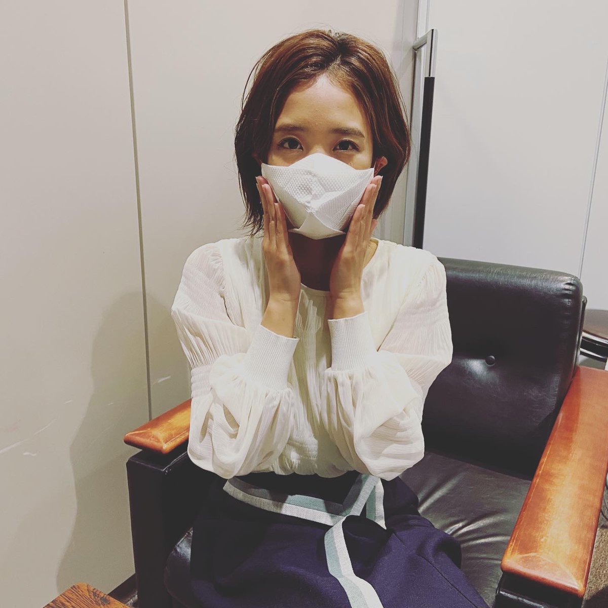 ntvnewszero's tweet photo. 河西歩果です！ポーランドの美術大学の講師が考案した『折り紙マスク』を、実際に私も作ってみました。動画を見ながら真似したのですが、小さい頃、折り紙を折っていた時の楽しさを思い出しました😌自宅にある材料だけで作れますので、おうち時間にご家族でチャレンジしてみても楽しいかもしれません✨ https://t.co/sQmVPtLbJm