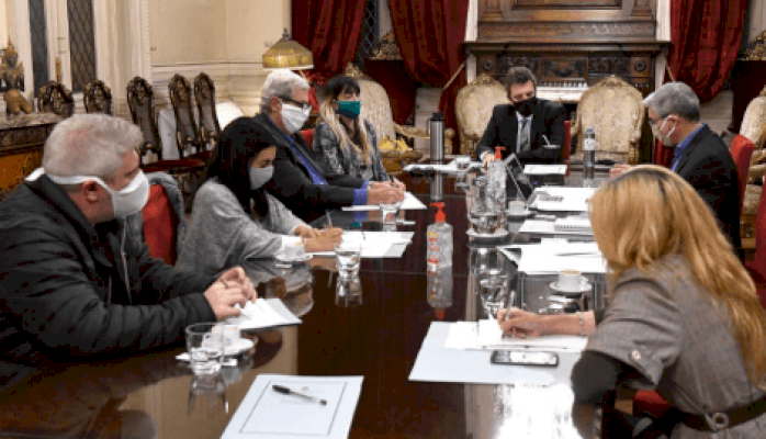 PulsoTucuman's tweet photo. Coronavirus en la Argentina | Pedirán el juicio político de tres jueces que liberaron presos https://t.co/A8TLy8G14q https://t.co/m49FRJ7RjB