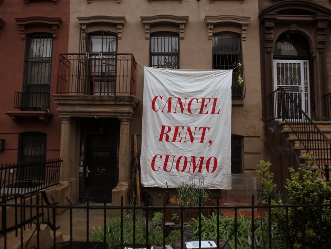 Gothamist's tweet photo. Thousands Of NYC Tenants Kick Off Historic Rent Strike, Distressing Landlords
https://t.co/VzasNCgYQg https://t.co/x9j4xCiKow