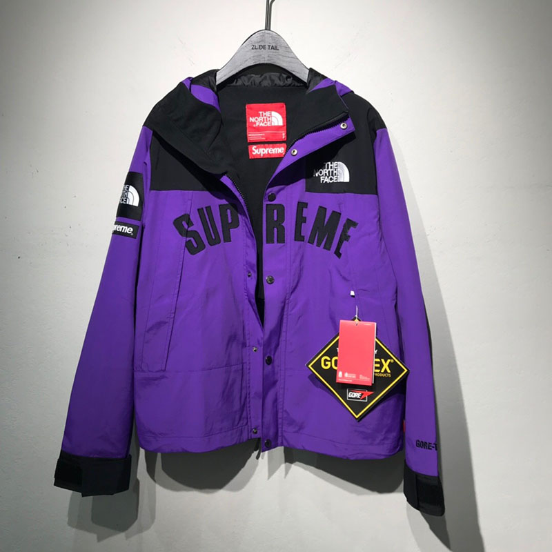catingahype's tweet photo. Supreme TNF Arc Logo Mountain Parka 
💲 R$460,27
📏 Tamanhos: P, M, G, GG
💵 Boleto/ cartão/ depósito
📫 Frete grátis para todo Brasil.
📢 Para mais informações: DM

#supreme #supremebackpack #supremebrasil #brasil #hypebeast #traphouse #trapstar https://t.co/MxyFplaZww