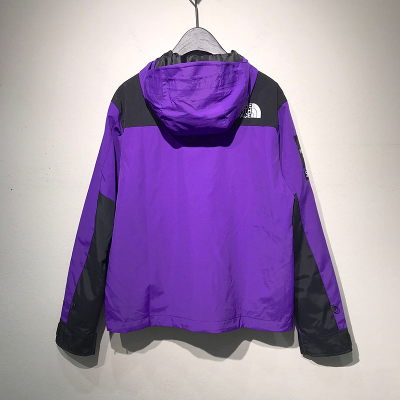 catingahype's tweet photo. Supreme TNF Arc Logo Mountain Parka 
💲 R$460,27
📏 Tamanhos: P, M, G, GG
💵 Boleto/ cartão/ depósito
📫 Frete grátis para todo Brasil.
📢 Para mais informações: DM

#supreme #supremebackpack #supremebrasil #brasil #hypebeast #traphouse #trapstar https://t.co/MxyFplaZww
