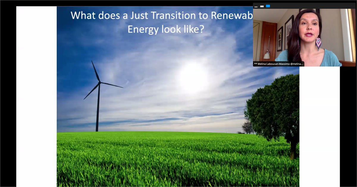 Vancouver_CM's tweet image. Melina (@Melina_MLM) talking to us about energy literacy, and renewable projects. Very important to have conversations about energy within communities. And with 2300 renewable projects inside indigenous communities, it's a great start.

#CMVan #CreativeMornings #CMNature