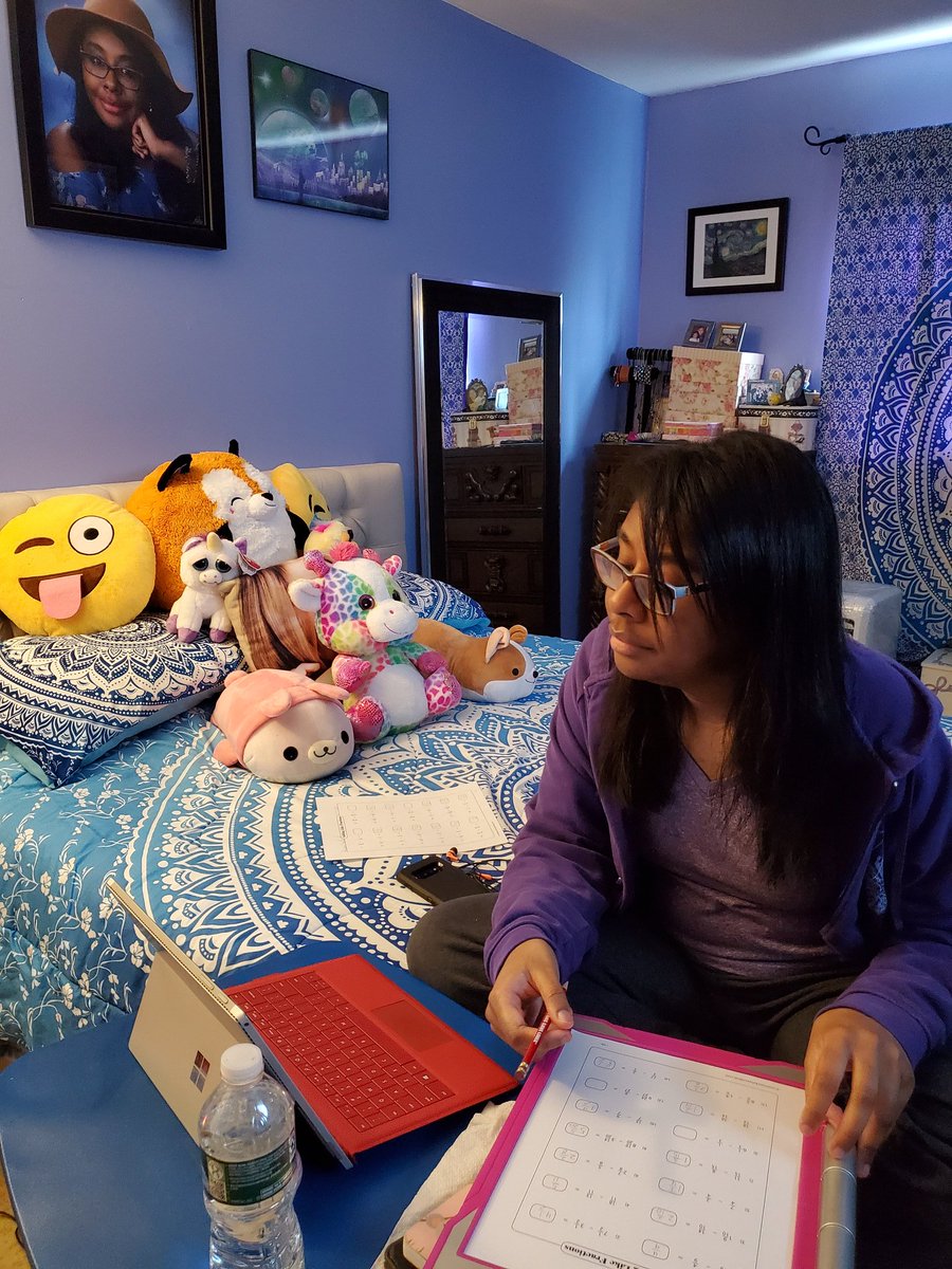 Arianamsmallwo1's tweet photo. #googlemeetswithmyclass #quarantinelife #onlinelearning #missmyclassmates #missmyteachers #googlemeetsession #googleclassroom #dhsseniorclassof2020 #dhsplaceprogram https://t.co/zZzUdbHYi5
