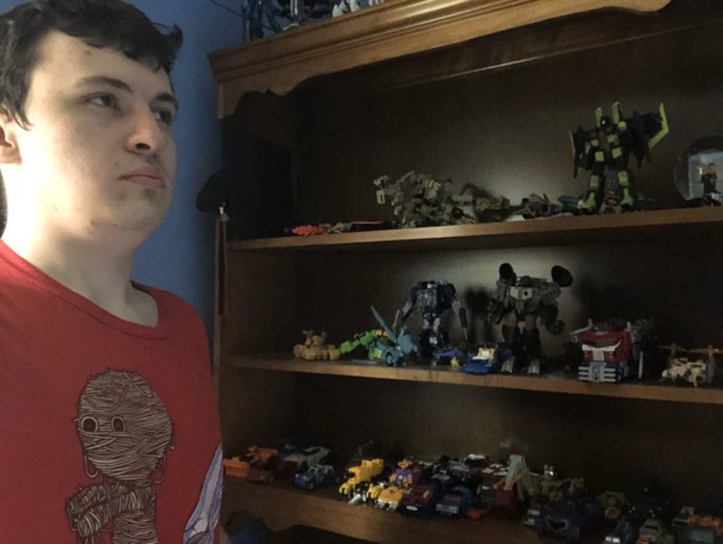 TFormers's tweet photo. #TransformAtHome - TODAY at 8pm ET / 5pm PT we will be hosting a LIVE Hang Out to check out your collection and toy images! See more here https://t.co/JIiEX5igN9 https://t.co/FpYoSNt6vz