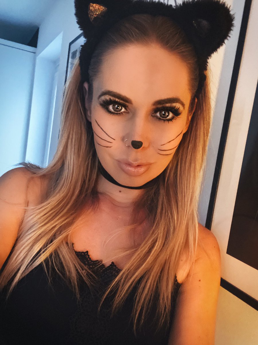 NyxAffliction's tweet photo. Every week we do a fancy dress theme for quarantine quiz night. So far I’ve worn a wedding dress, super girl and cat costume 😂🤷‍♀️😂 #Quarantine  #quarantinequiz #lockdown https://t.co/QxNIWWu8Nw