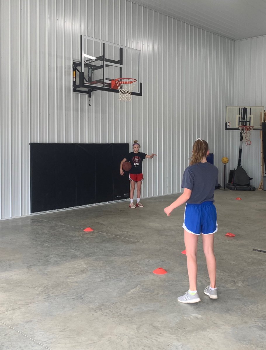 MariaLew31's tweet image. Math and basketball, on their way to 1000.  #RiseUp #TeamBulldogs #TeamKnights #TeamPolesky ⁦@MNRiseGirlsBB1⁩ @BrooklynLewis55