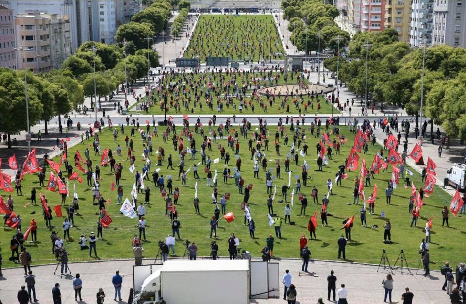 HumbertoNeves's tweet photo. Parece que neste país, que ainda há uns dias, comemorou 46 anos de Liberdade, há quem seja mais livre que outros! https://t.co/bmfX6DnWzW