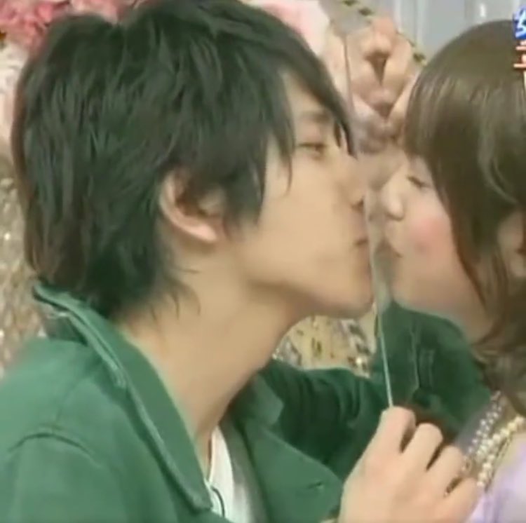 ばなな キスする時男の人の顎のライン好きなんだけど同士いる 私の中ではこの和くんが大優勝なんだけど 見てよこの顎のライン やべ 好きすぎて呼吸困難に陥った T Co Mqaz4nr9hl Twitter