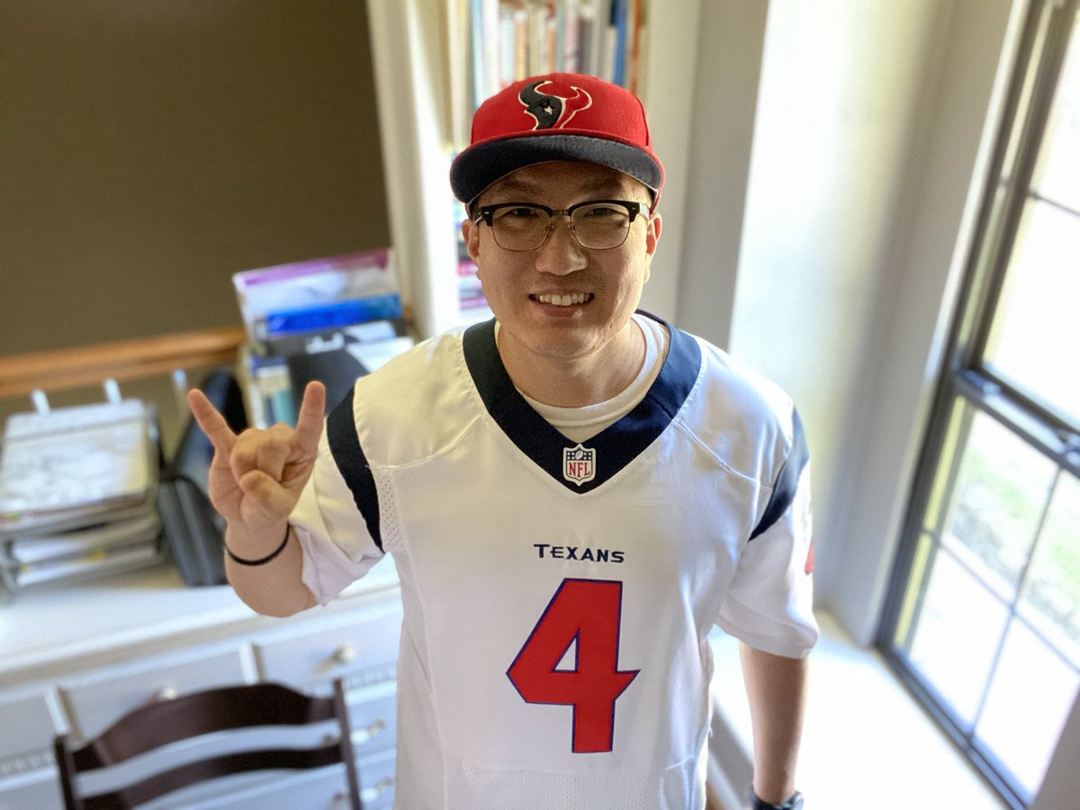 Samuel_Karns's tweet photo. Representing my @HoustonTexans @deshaunwatson for day 5 of our #LandrumStrong virtual spirit week, because we are #LionsInspiringOthers to #NeverSettle #GodSpeed #HoustonStrong #WeAreTexans @SBISD https://t.co/5eWvic77cw