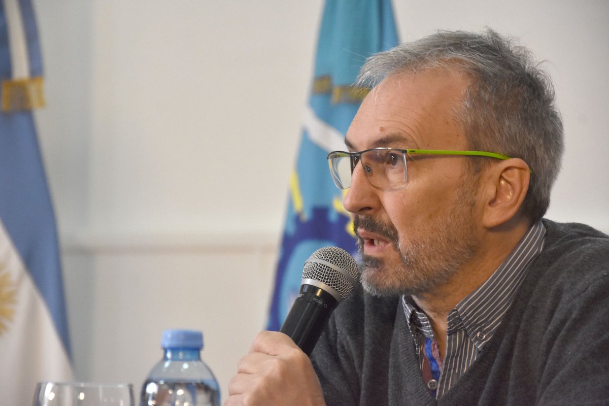 gobiernochubut's tweet photo. #COVID19 | @faapura Ministro de @saludchubut “Vuelvo a pedir #Responsabilidad y capacidad para ponerse en el lugar del otro. Esto debe ser ordenado y hay que cuidar a los pacientes. Es una vergüenza publicar fotos, domicilio. No somos inmunes y a cualquiera nos puede pasar.” https://t.co/rl01W2XGzW