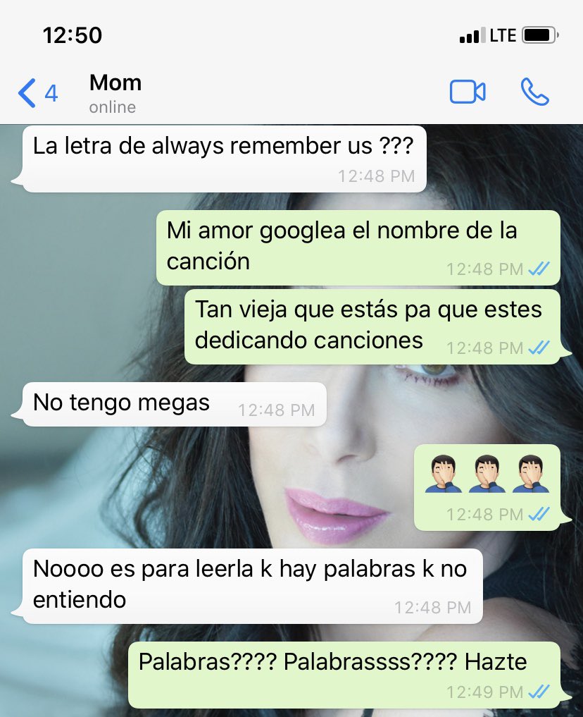 ApolloJas's tweet image. No puedo con mi madre, esto es ahora mismo. La pobre creo que se aburre en su casa 😂 se quiere aprender Always remember us this way, de Lady Gaga #AlwaysRememberUsThisWay