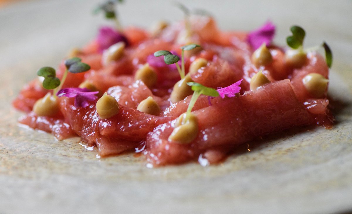 Feliz día internacional de los trabajadores!⁣ Este tiempo ha cambiado en los últimos meses. Esperamos que todos estéis aprendiendo y que penséis positivo porque el futuro será mejor que nunca! Puede que no estemos trabajando igual,estamos pensando en trabajar de manera diferente