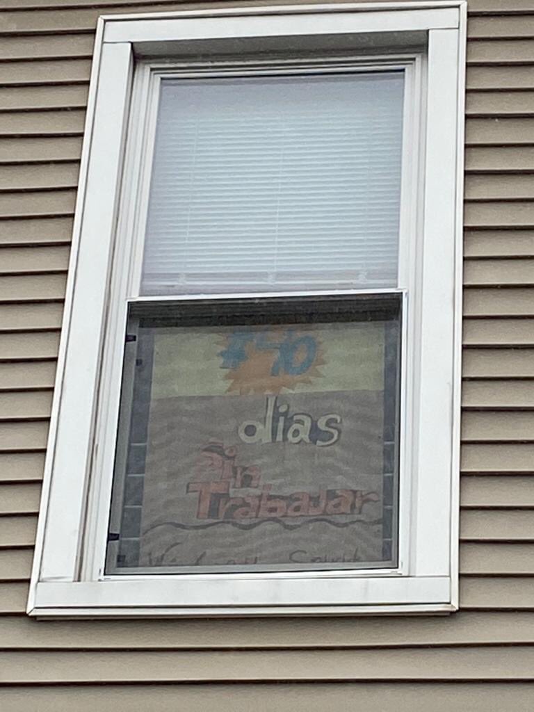 Esta dia no es de fiesta...

Es de lucha y de protesta!

Feliz dia del trabajador a todos

#Recovery4All #IamEssential #YnosotrosQue #CancelRent #WorkerProtection #EssentialandExcluded 

(via @WindofSpiritNJ )