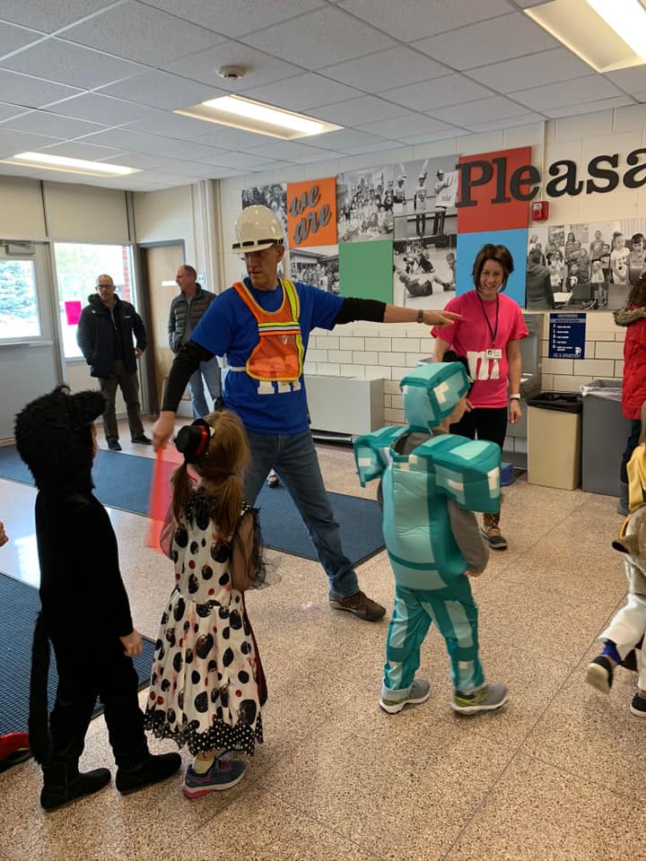 PleasantViewPTA's tweet photo. Happy School Principals’ Day!

We’d like to send a big thank you to our school leader, Mr. Cotton, for his leadership during this especially challenging time. https://t.co/7HAxuyQ3nn