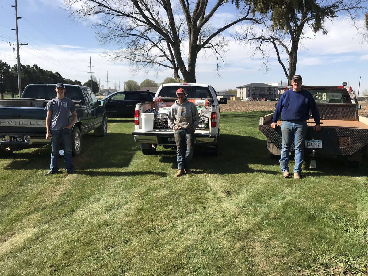 ffa_lemars's tweet photo. 🌱 Thanks to our amazing crew this morning, the 2020 Test Plot is officially ready to rock and roll! 🌱 https://t.co/P6ToMEJg7e