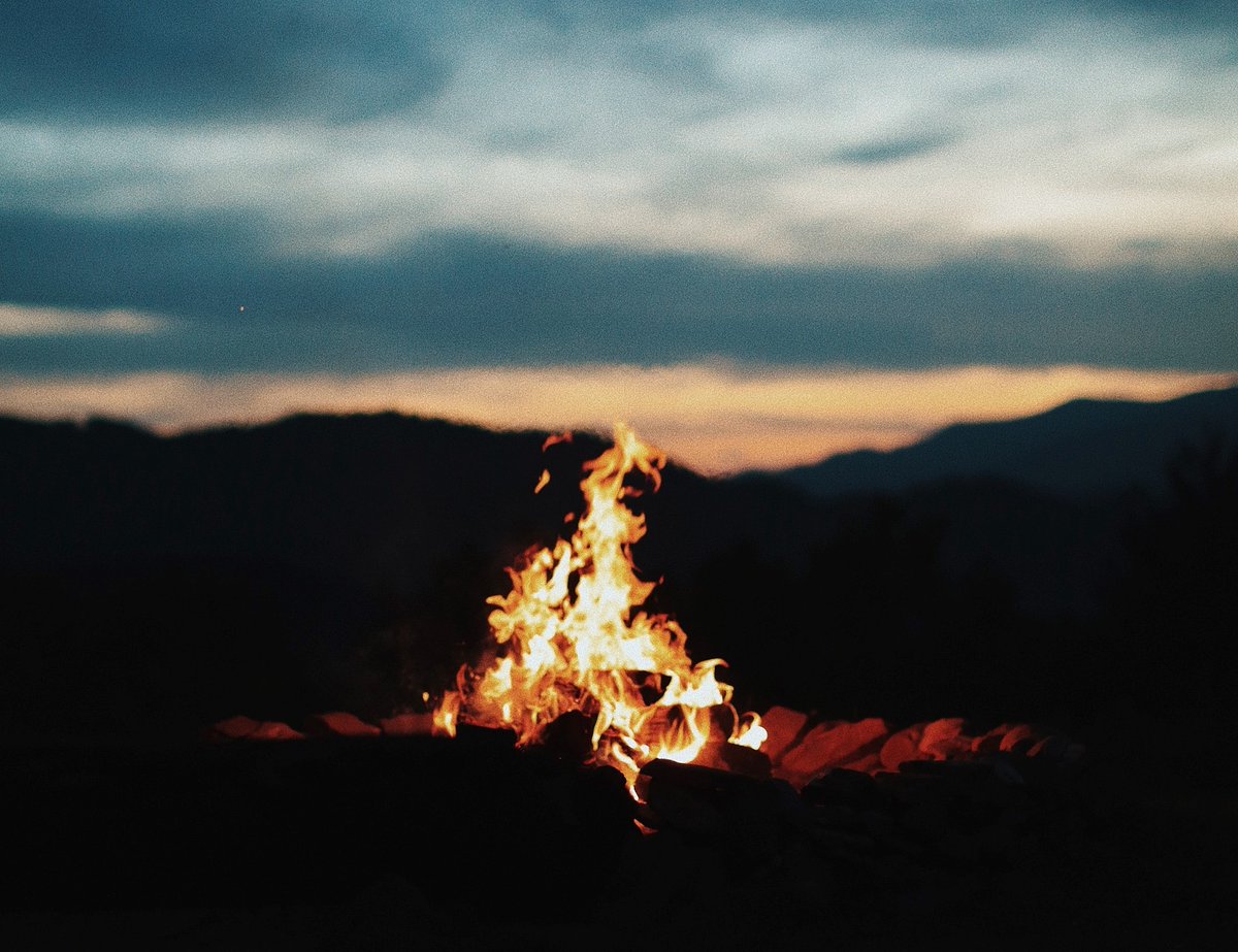 🔥 We've seen a 100% increase in call outs to bonfires since lockdown. Last weekend we responded to a bonfire which spread to the house, as well as a neighbour's house. Please avoid bonfires. They put unnecessary pressure on the emergency services at this time.