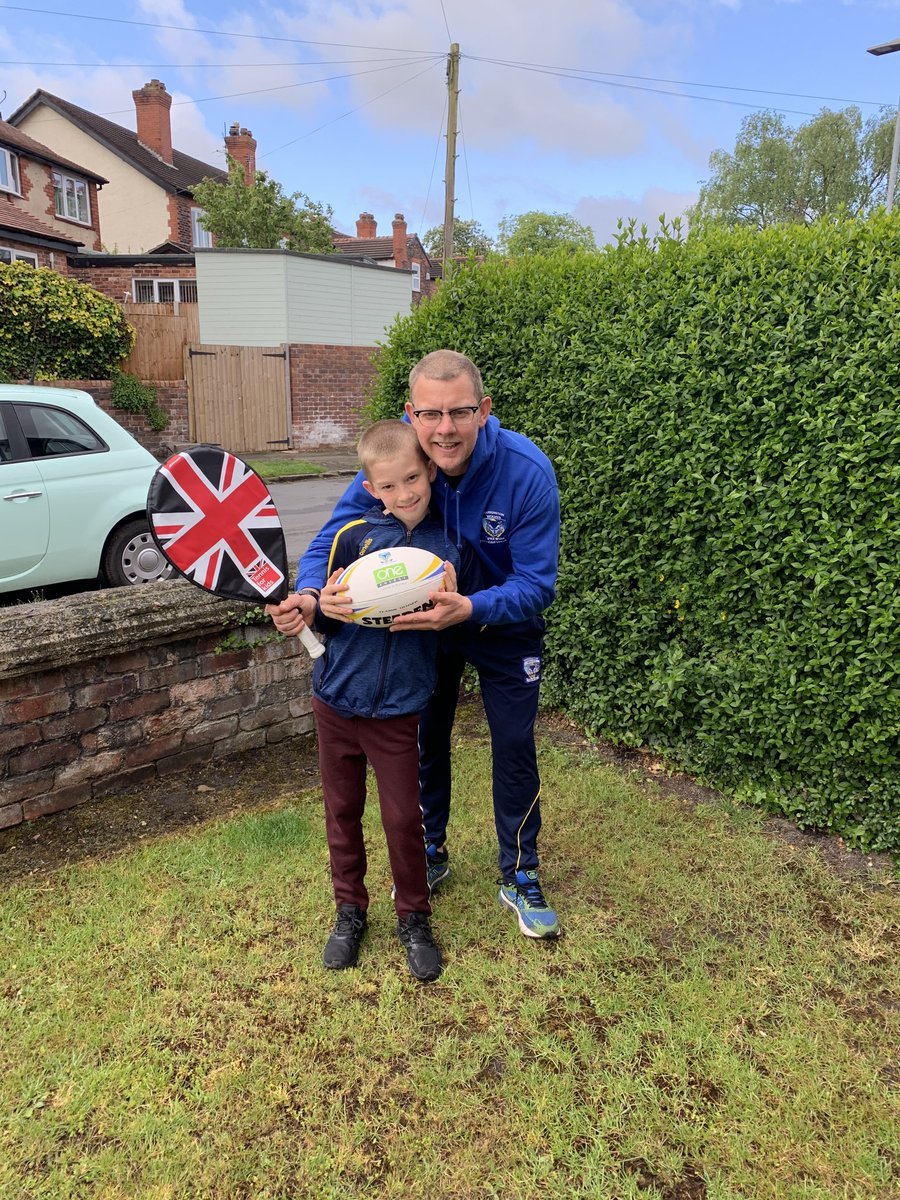 Day 6 #StayActive Late post as we have been delivering Tennis sets and Rugby Balls to @TorusFoundation families with support of @WWRLFoundation Super Star Blake Austin and @TorusFdnSam T Shirt of course is Blakes today so donate @JustGiving #twopointsixchallenge