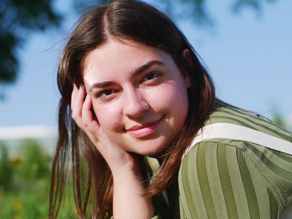 We are so proud of our Allen High School 2020 graduate! Laurel Bellando is super excited to be heading to the University of Arkansas in Fayetteville in the fall, majoring in ElemEd with a minor in History! ❤️🦅💙❤️ 🐷❤️ #woopig 
#IWillBeAttending  #AHSDecisionDay2020 #ahsspirit