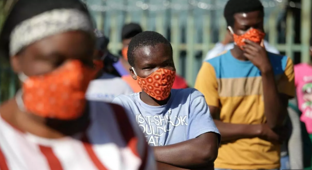 mediacongo's tweet photo. #Lubumbashi #Coronavirus : 5 cas confirmés, le port de masque obligatoire et #5000Fc d'amende pour tout contrevenant. https://t.co/PTYCFy3gt7 https://t.co/sVCFjbwU9v