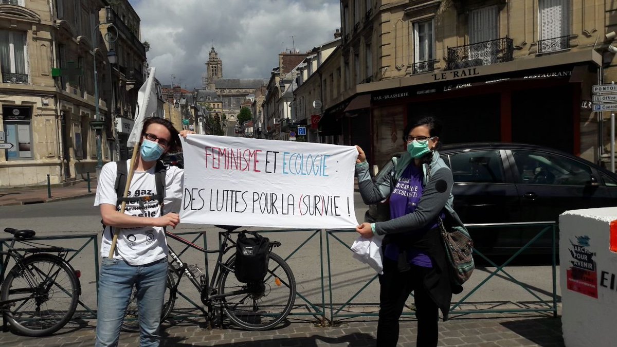 XRvaldoise's tweet photo. Notre colère n'est pas confinée ! 

Cette après-midi, des militant.e.s ont défilé dans les rues de @CergyPontoise95 avec des messages pendant les 1h de sortie autorisée 😁

#1ermai2020 #PlusJamaisCa #ClimateJustice #ActNow #PlusQueJamaisLe1erMai https://t.co/KZlmfNyYHp