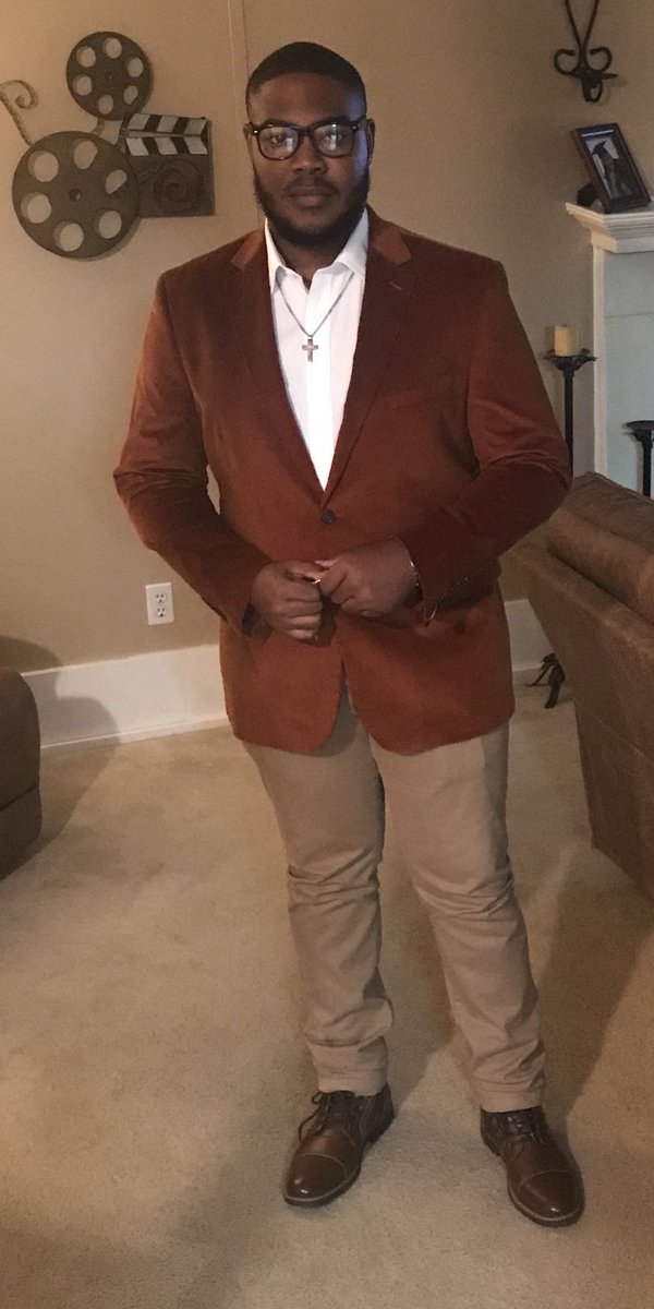 Caramelgirl45's tweet photo. Jaylan Benson is a Senior at LaVega High School. Jaylan is a great student with a kind and loving heart. His plan in life is to become a successful music producer. With God on his side he can't lose! I am grateful and proud of you! https://t.co/g1upmt8Nzs