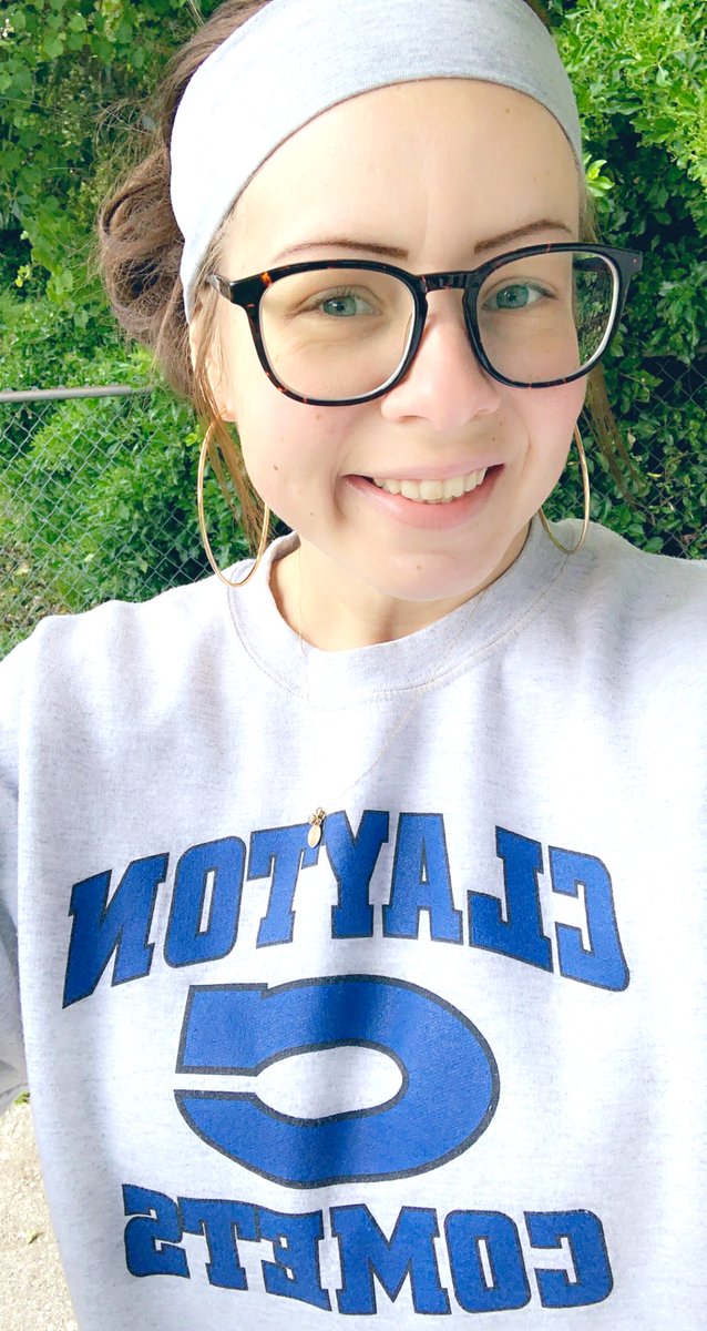 ms_rlangdon's tweet photo. Celebrating Comet Pride Day by working outside in my softest @Clayton_Comets sweatshirt! I’m not wearing makeup and I won’t promise I brushed my hair, but y’all know I’m still wearing my hoops 💁🏻♀️😂
#CHSvirtualspiritweek2020
#CometsALLin https://t.co/qSS3B4sDJO