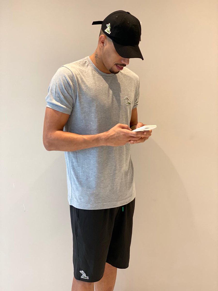 CsMultimarcas's tweet photo. Lacoste coqueiro 🤭🐊🌴 https://t.co/Jup8ZBOIdh